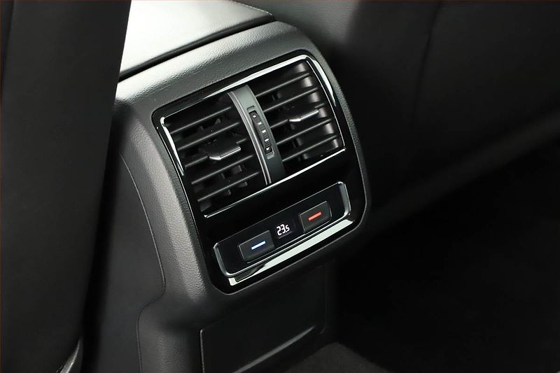 Volkswagen Passat (2020) 1.5 TSI - fotka 12 z 20