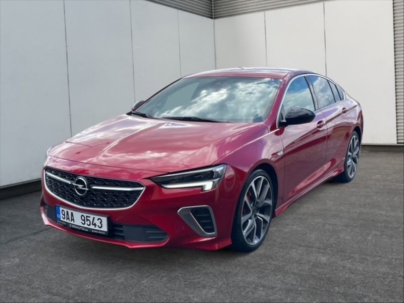 Opel Insignia 2,0 T 169k GSi 4x4 AT - fotka 3 z 11