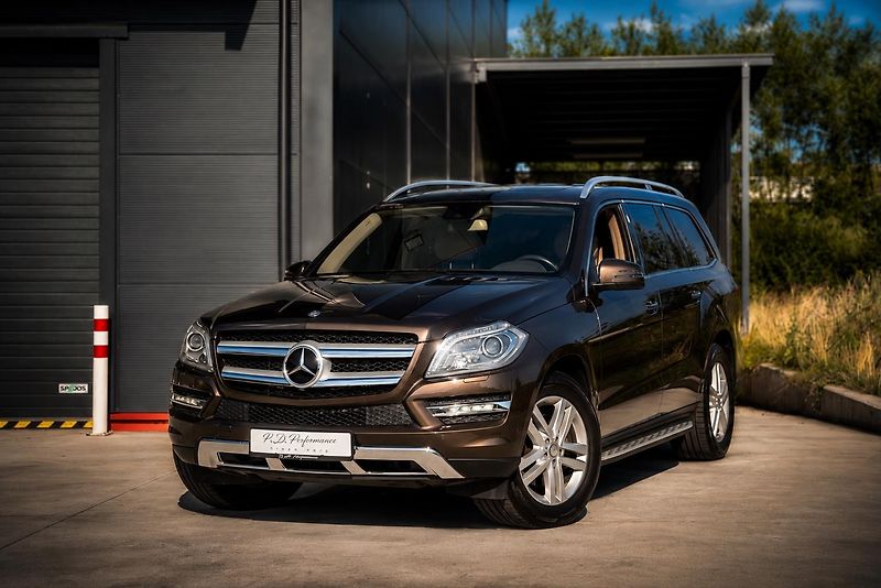 Mercedes-Benz GL (2014) GL 350 Bluetec 4Matic - fotka 5 z 42