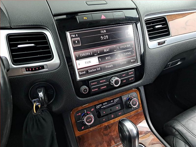 Volkswagen Touareg (2010) 3.0 TDI, 4X4, Automat, Kůže - fotka 12 z 25