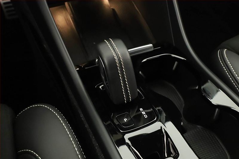 Volvo XC40 (2021) B4 AWD - fotka 10 z 20