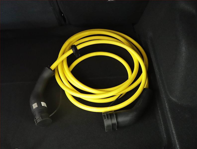 Fiat 600 (2023) (RED) 54 kWh, SoH 95% - fotka 18 z 18