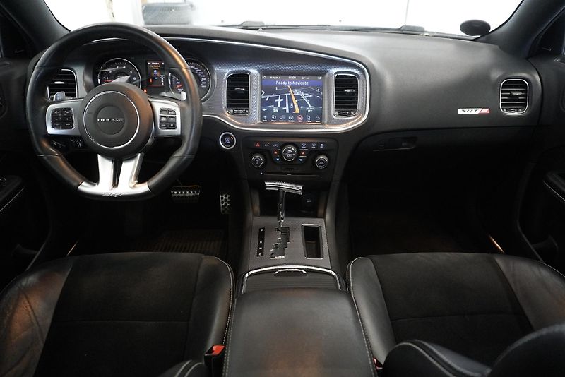 Dodge Charger 6.4 HEMI SRT 8 AUTOMAT - fotka 30 z 39
