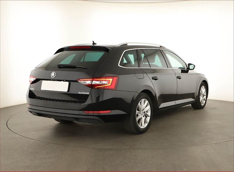 Škoda Superb (2019) 2.0 TDI, Automat, Serv.kniha - fotka 5 z 16