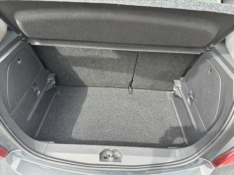 Opel Corsa 1,4 AUTOMAT - fotka 5 z 27