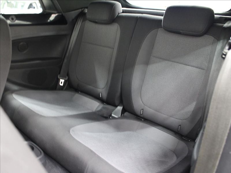 Volkswagen Beetle 1,2 TSI Cup TOP STAV - fotka 14 z 35