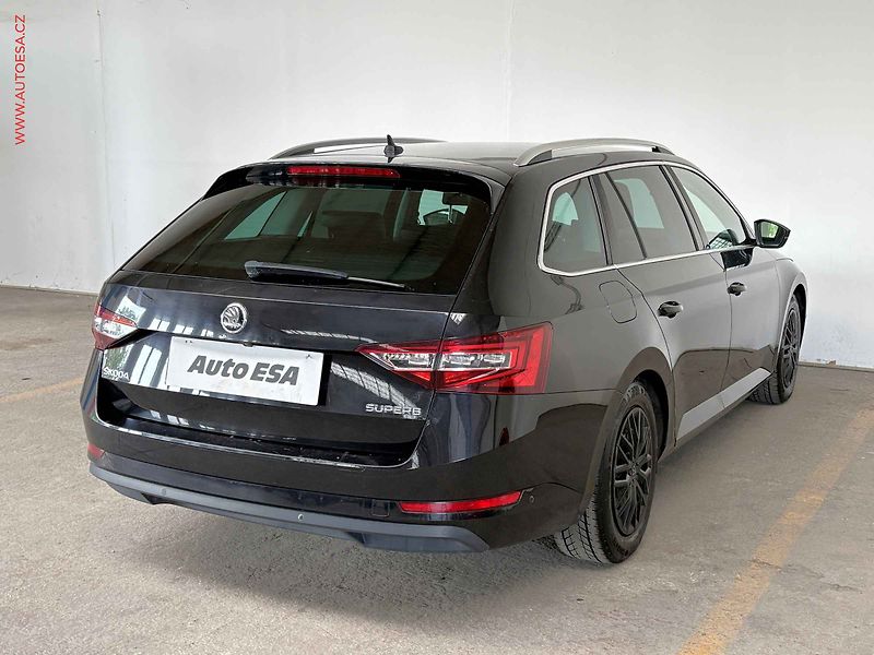 Škoda Superb (2018) 2.0 TDi, Style - fotka 4 z 18