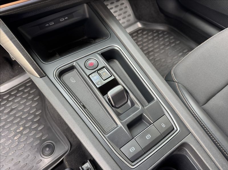 Cupra Formentor 2,0 TSI 140kW DSG 4Drive ČR - fotka 31 z 50