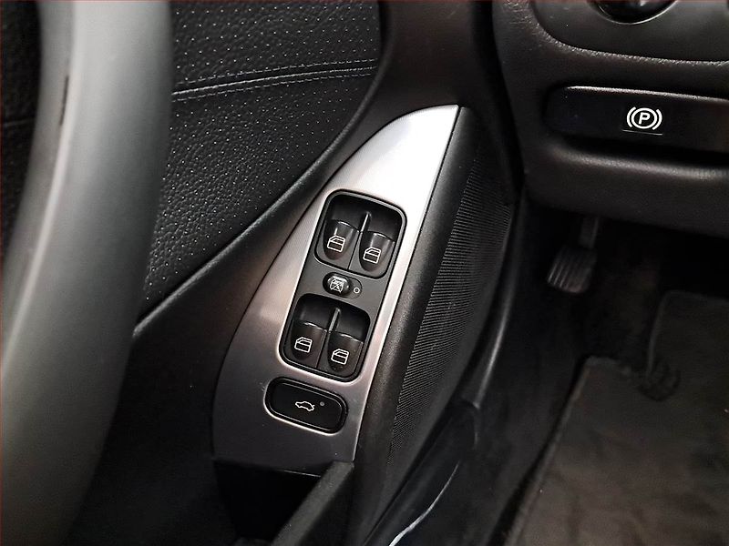 Mercedes-Benz Třídy C (2004) C 220 CDI , Automat - fotka 17 z 17