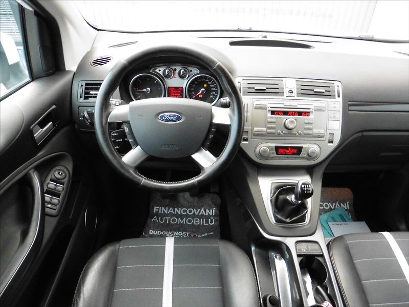 Ford Kuga 2,0 TDCi Titanium 4X4 - fotka 11 z 13