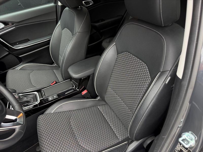 Kia XCeed (2025) 1,5 T-GDI TOP 7DCT - fotka 11 z 13