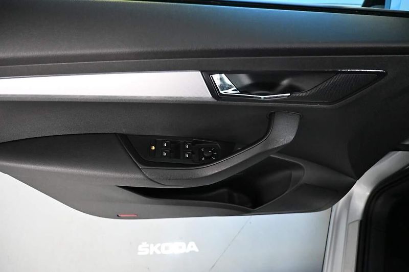 Škoda Karoq (2024) 2.0 4x4 DSG LED TOUR Virtual K - fotka 16 z 33