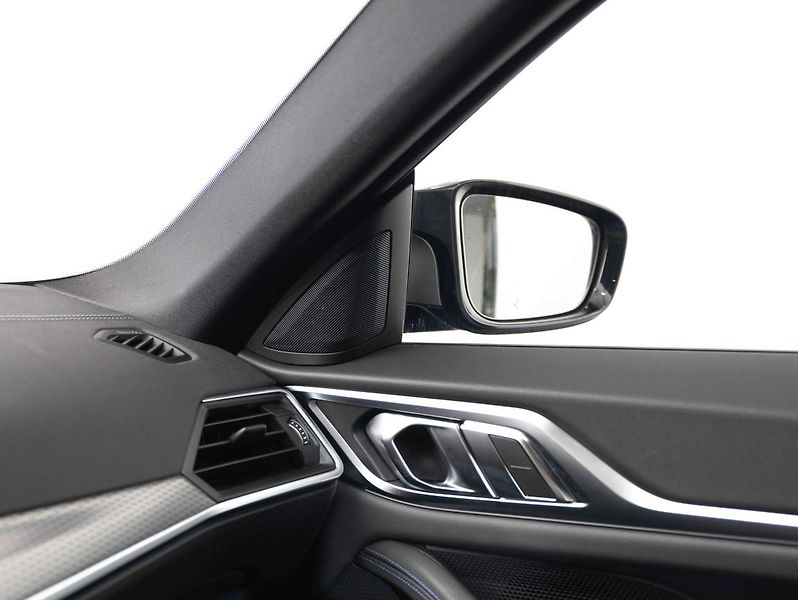 BMW i4 M50 xDrive - fotka 16 z 22