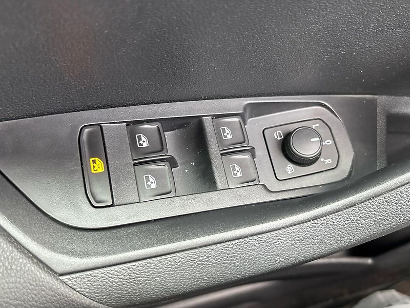 Škoda Karoq Top Selection - fotka 21 z 28