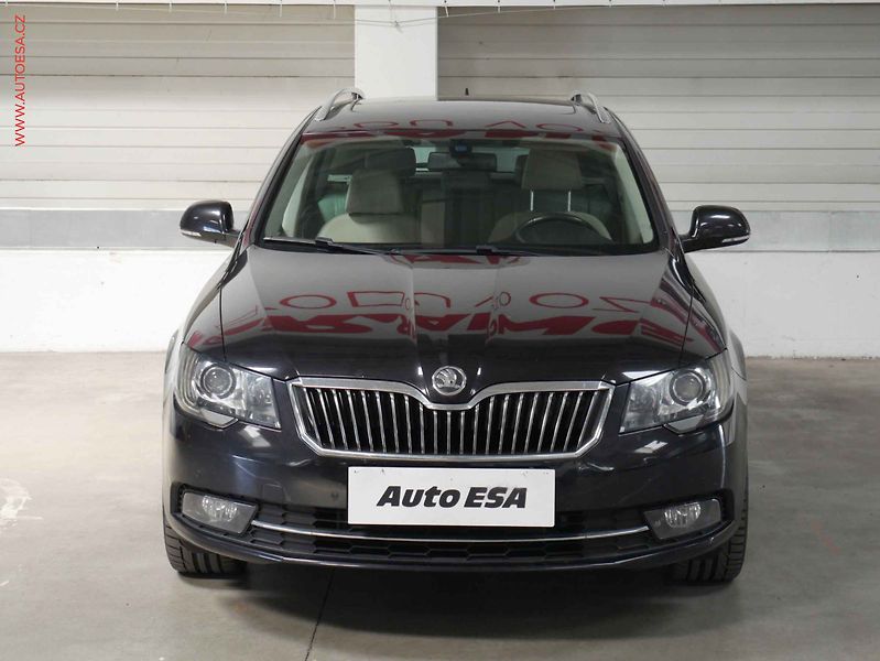 Škoda Superb (2013) 2.0 TDi 4x4, 2.maj, DSG - fotka 2 z 25