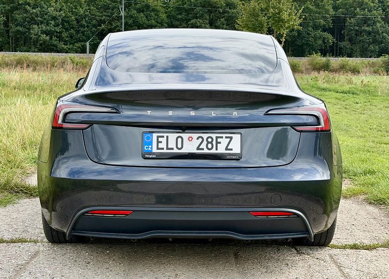 Tesla Model 3 (2024) Highland  - fotka 7 z 19