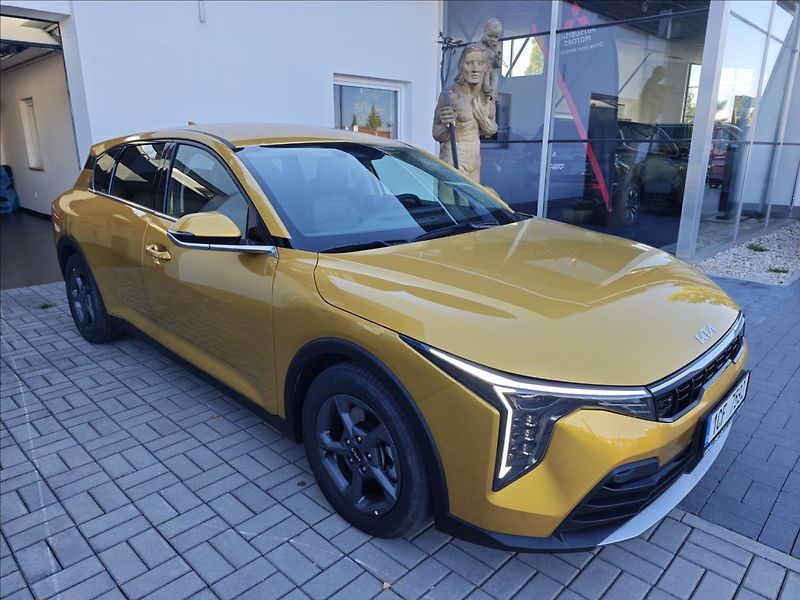 Kia K4 1,6 T-GDI 110kW 7DCT  TOP - fotka 8 z 19