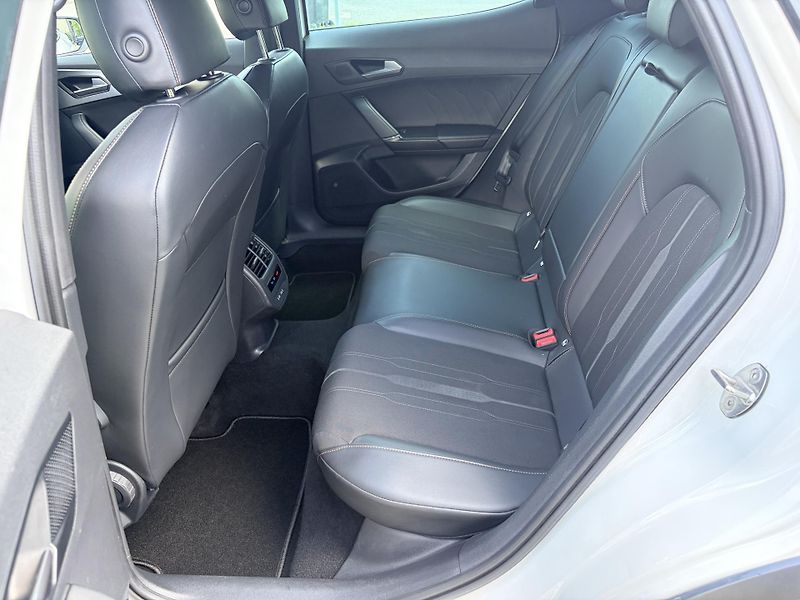 Cupra Formentor 1.4TSI E-HYBRID LED REZERVACE - fotka 50 z 60