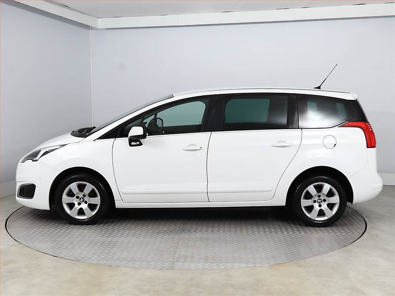 Peugeot 5008 (2016) 1.6 BlueHDi, Automat, Navi - fotka 3 z 18