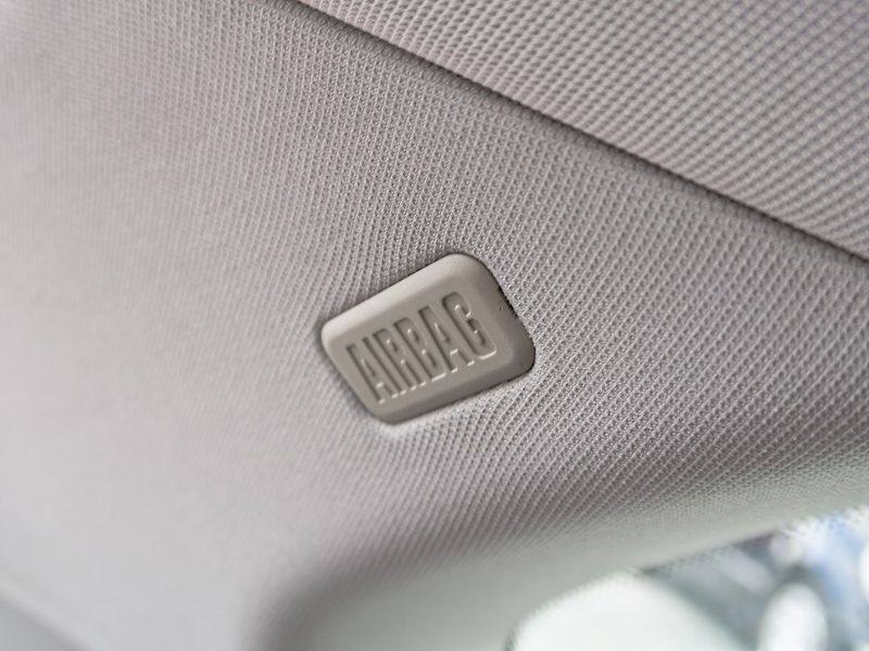 BMW Řada 3 (2009) 320I 125KW man – PĚKNÝ - fotka 31 z 42