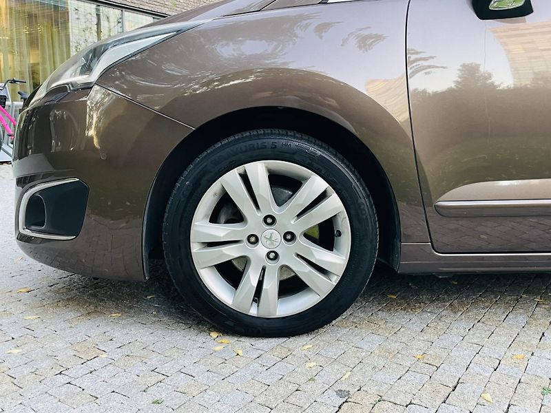 Peugeot 5008 2.0HDi MAN 1MAJITEL SENZORY  - fotka 43 z 43