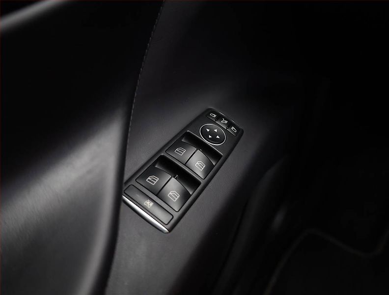 Tesla Model X (2018) 100D, SoH 92% - fotka 21 z 27