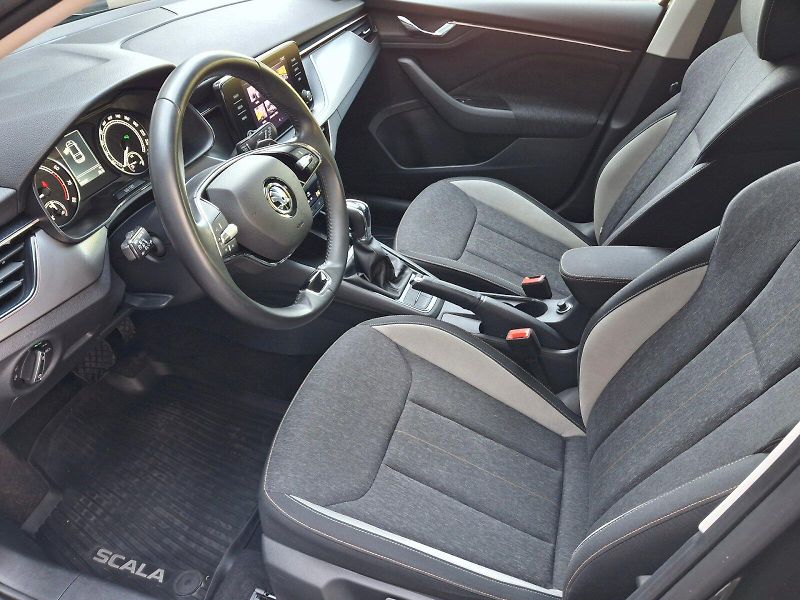Škoda Scala (2023) Style DSG 1,5TSi 110kW - fotka 6 z 33