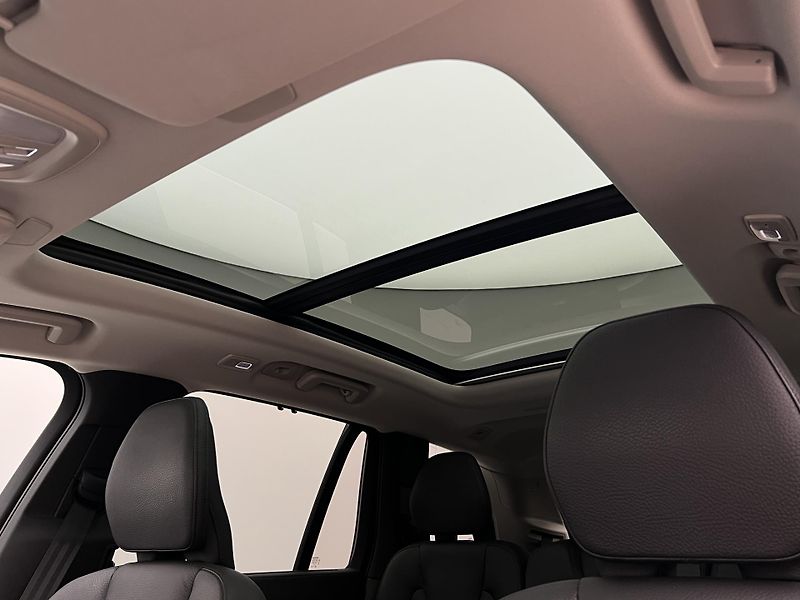 Volvo XC90 B5 AWD BRIGHT PLUS 7 MÍST AUT - fotka 17 z 50