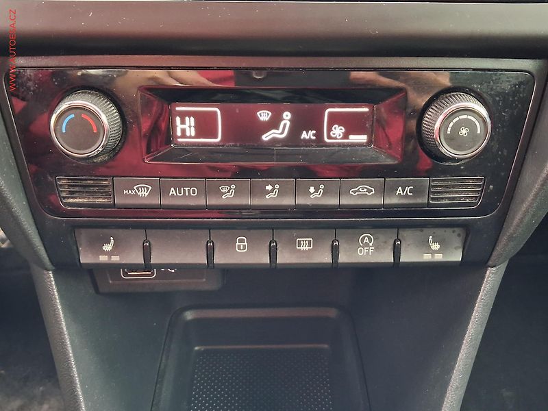 Škoda Rapid (2018) 1.0 TSi, ČR, Style, bixen - fotka 15 z 19