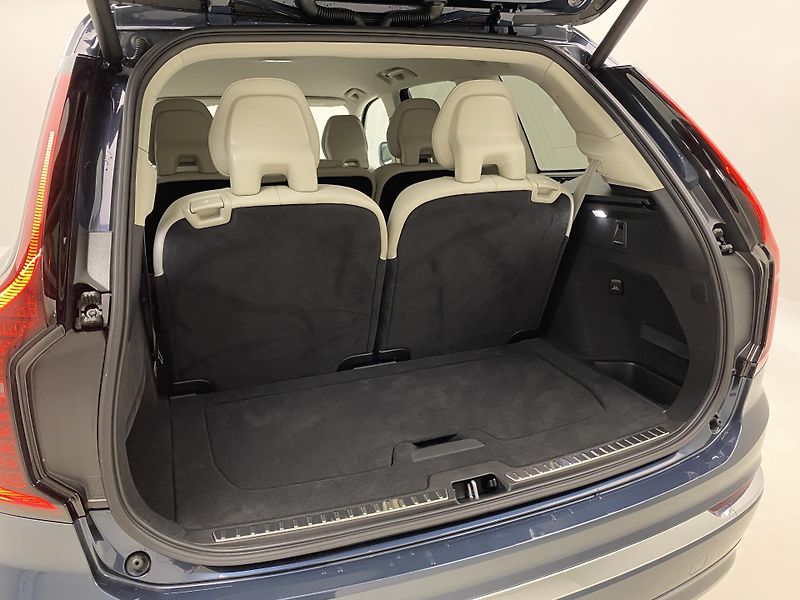 Volvo XC90 (2026) B5 AWD AUT BRIGHT PLUS 7míst - fotka 23 z 71