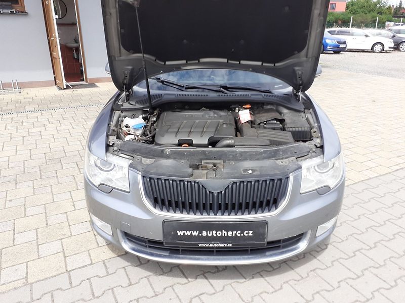 Škoda Superb (2009) 2.0 TDi  ČR - fotka 18 z 29