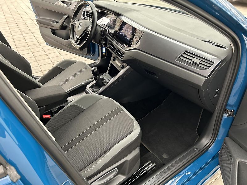 Volkswagen Polo 1.0 TGI Highline - fotka 21 z 24