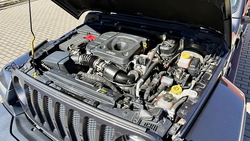 Jeep Wrangler 2.2CRDi*147kW*SAHARA*LIMITED* - fotka 15 z 17