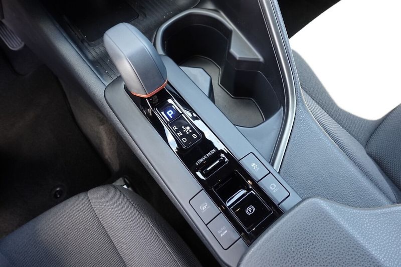 Toyota C-HR 2,0 PHEV Plug-in Style - fotka 20 z 33