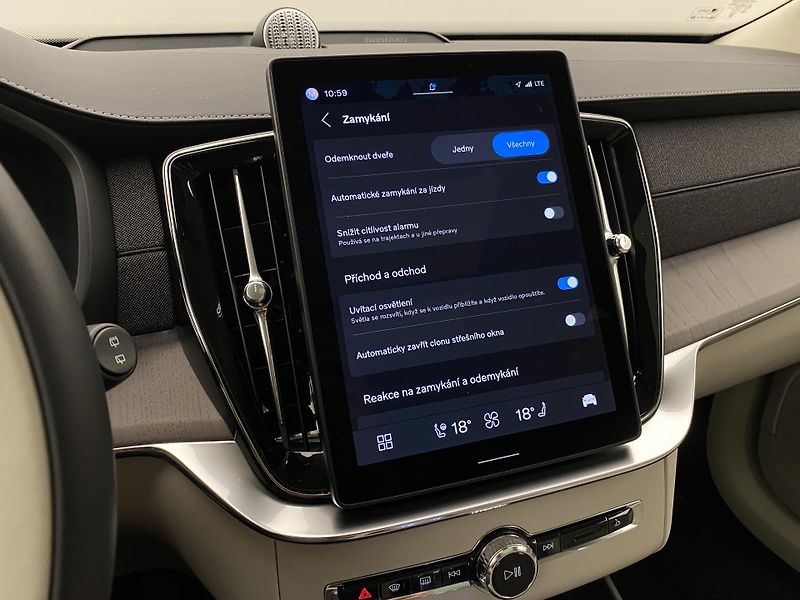 Volvo XC90 T8 AWD RECHARGE ULTRA BRIGHT - fotka 58 z 72