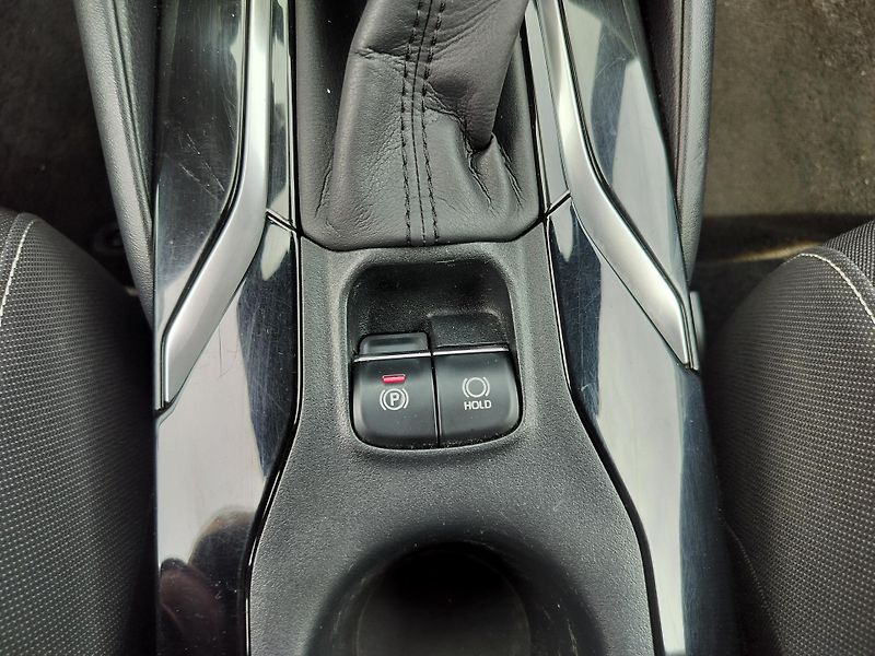Toyota Corolla 1.8 hybrid business, navigace - fotka 18 z 29