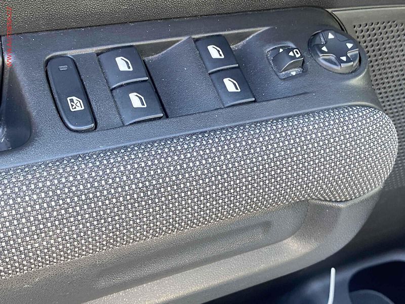 Citroën C3 Aircross (2018) 1.2PT, Shine, AT, navi, TZ - fotka 10 z 17