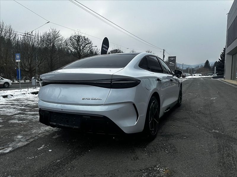 BYD Seal (2025) 0,0   Design 230 KW - fotka 4 z 17