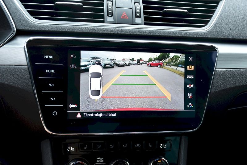 Škoda Superb (2019) Style Plus 2.0 TDI 140kW DSG - fotka 21 z 34