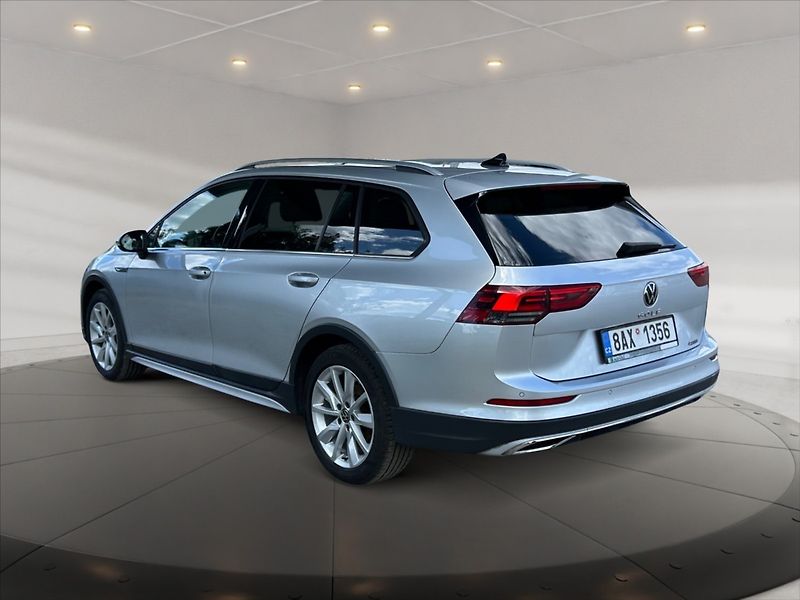 Volkswagen Golf 2,0 TDI Alltrack 4x4 DSG - fotka 4 z 11