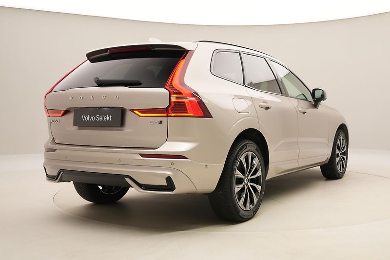 Volvo XC60 B4 AWD PLUS DARK AUT CZ 1.maj - fotka 13 z 57