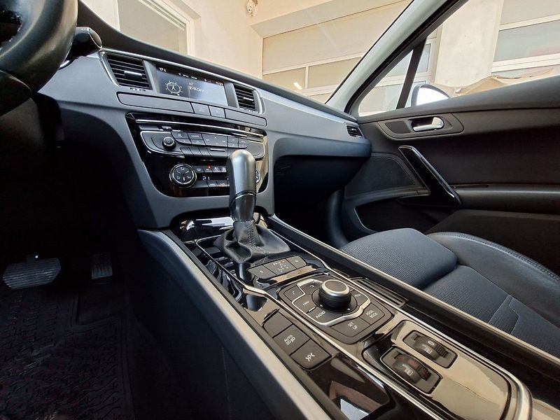 Peugeot 508 SW GT 2.2 HDI 204k AUT6 - fotka 19 z 27