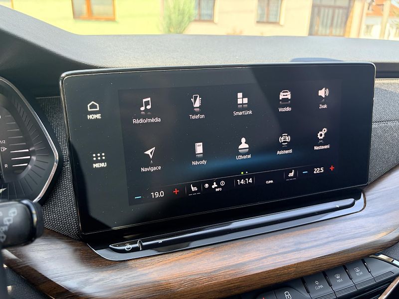 Škoda Octavia SCOUT 2.0 TDI DSG MATRIX - fotka 28 z 56