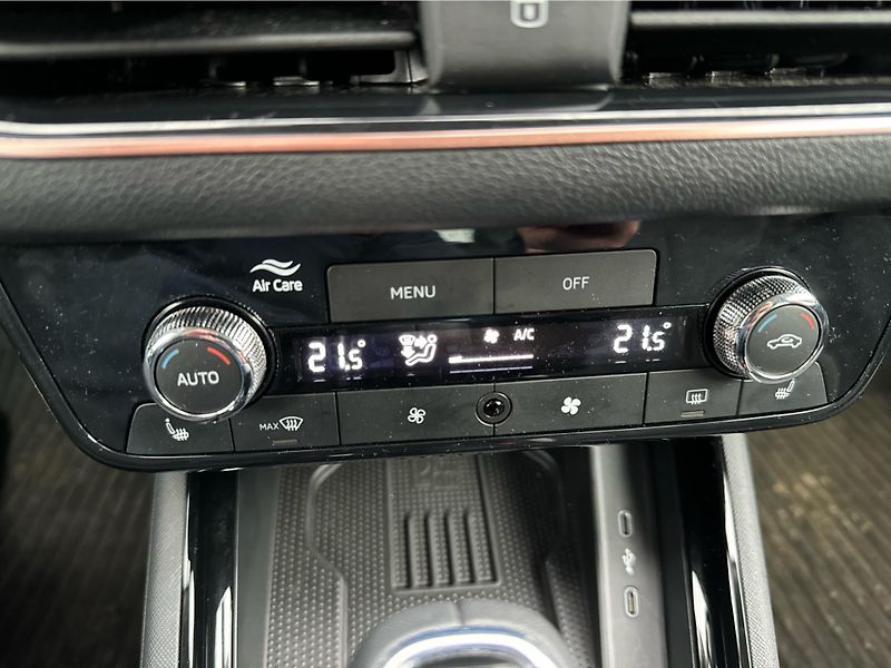 Škoda Kamiq 1.0TSI 7DSG TopSelection 85kW - fotka 16 z 18