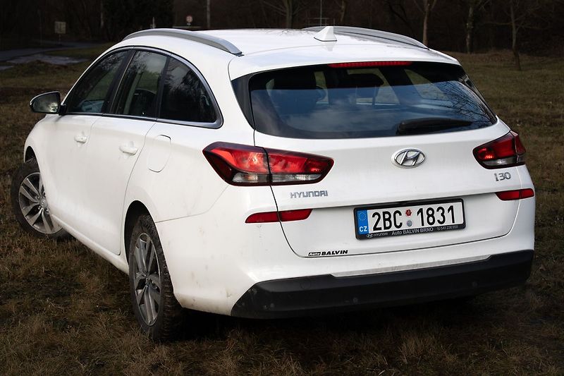 Hyundai i30 - fotka 7 z 29