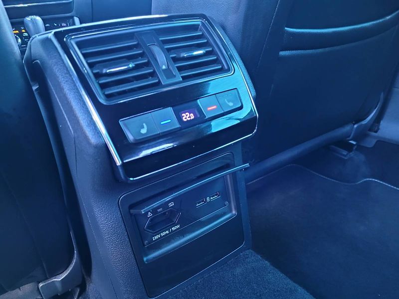 Škoda Superb 2.0 TDI DSG7 140kW Sportline 4 - fotka 49 z 62