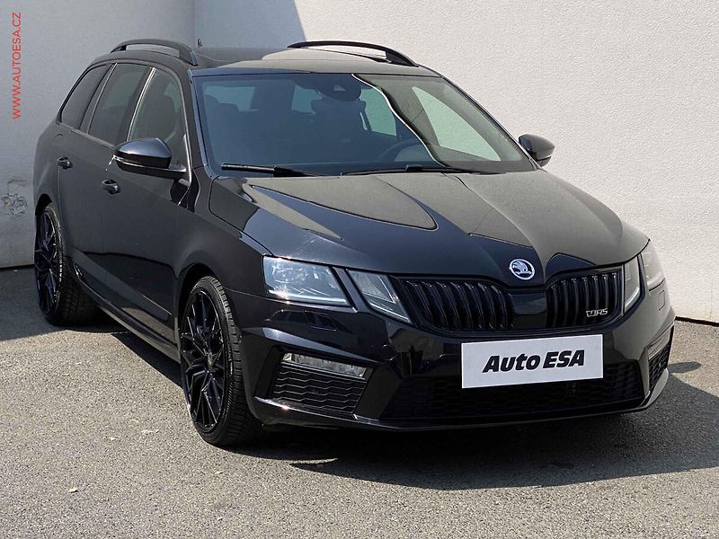 Škoda Octavia (2019) 2.0 TSi, RS, DSG, panor - fotografie inzerátu