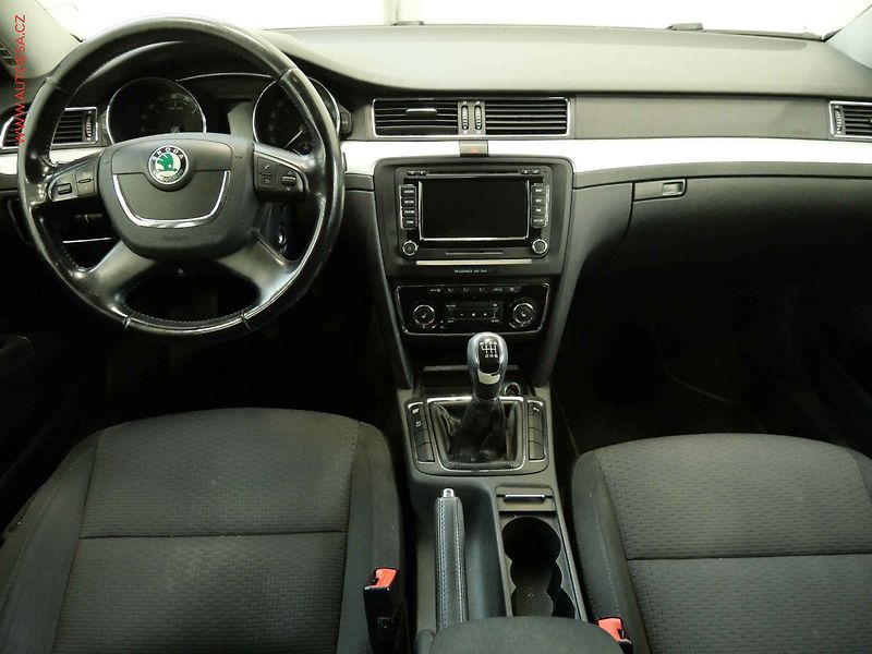 Škoda Superb (2009) 2.0 TDi, ČR, Xenon, AC - fotka 8 z 23