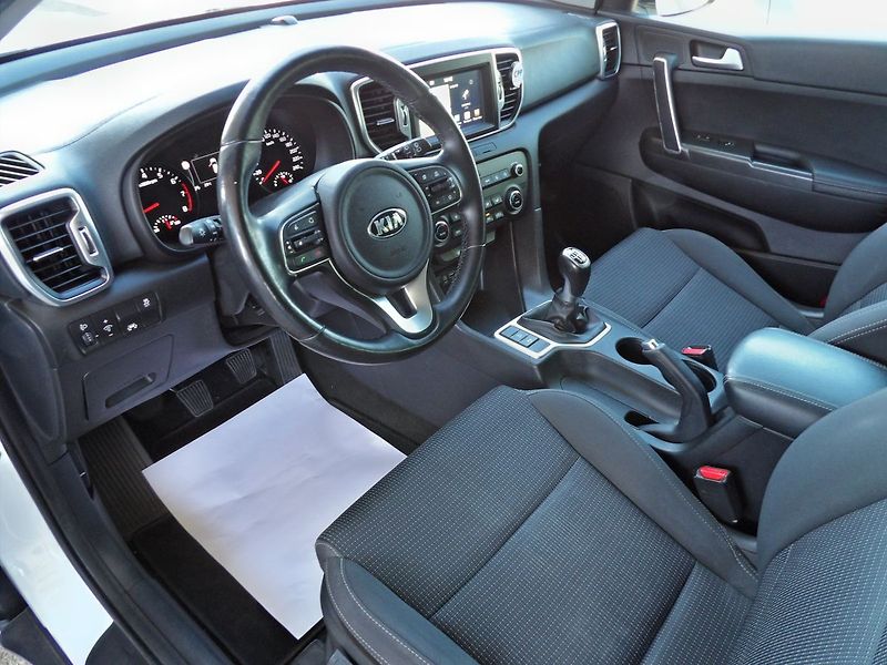 Kia Sportage 1.6GDi 97kW ČR Navi Kamera DPH - fotka 20 z 34
