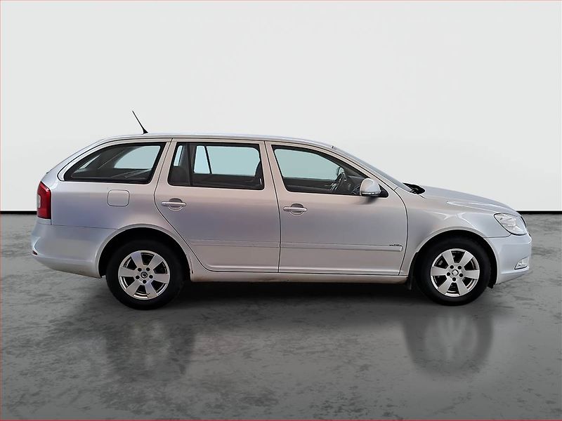 Škoda Octavia (2011) Ambiente 1.6 TDI, po STK - fotka 6 z 13